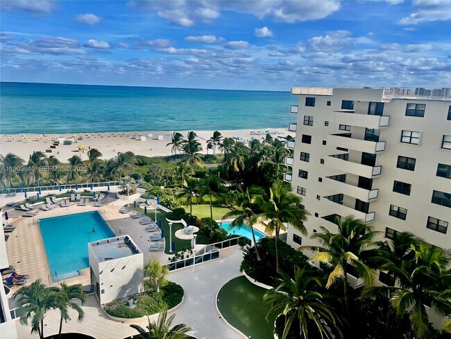 Building Photo - 100 Lincoln Rd