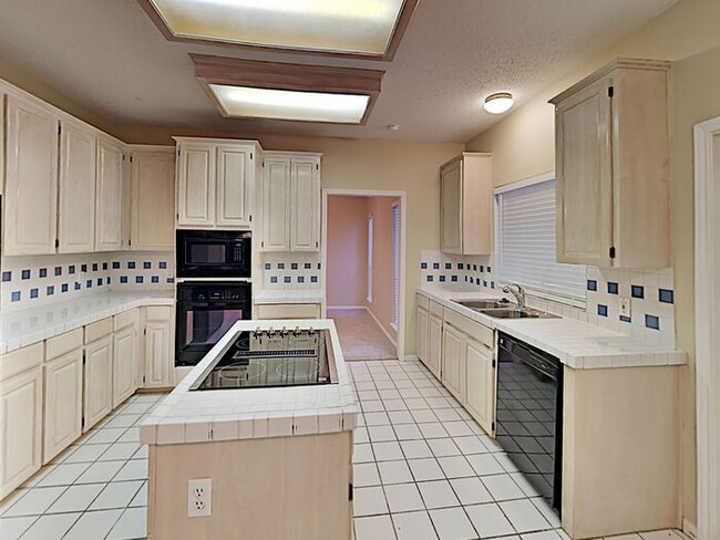 Building Photo - *No Application Fee*