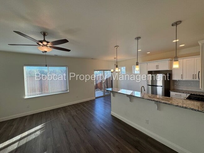 Building Photo - 1237 Correlli Ct