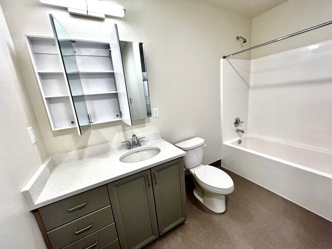 Building Photo - 2330 Yakima Ct
