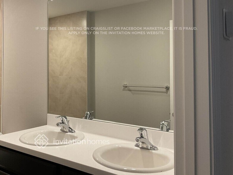 Building Photo - 214 SW 15th Pl