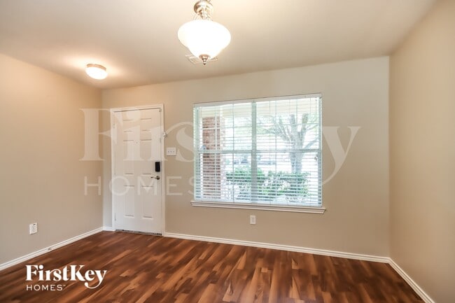 Building Photo - 17903 Seco Creek Ln