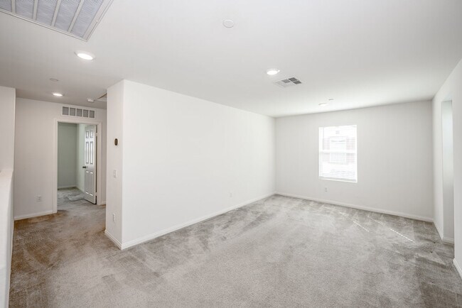 Building Photo - 17106 Zion Dr
