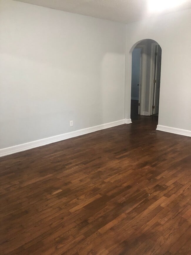 Building Photo - What a great price check this one out!