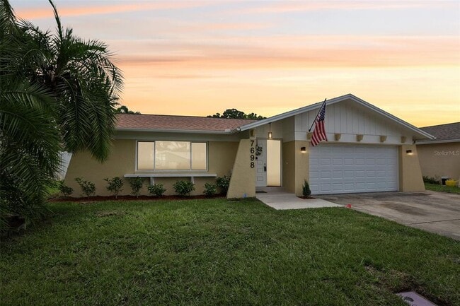 Primary Photo - 7698 Cardiff Ct N