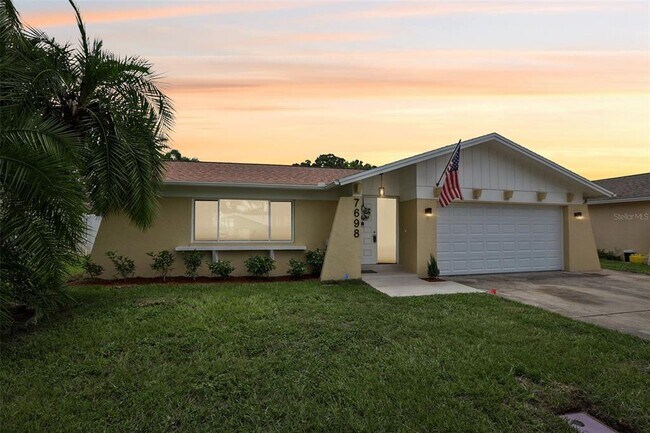 Primary Photo - 7698 Cardiff Ct N