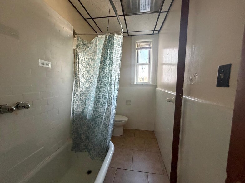 894 Kennedy Blvd 45 - 898 Kennedy Blvd