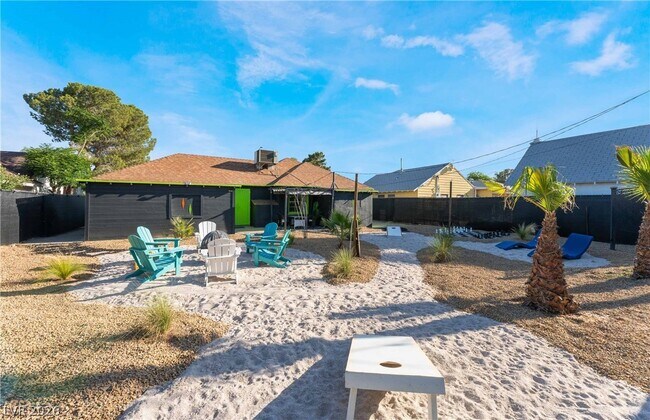 Building Photo - 1021 Griffith Ave