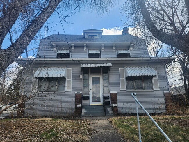 Building Photo - Par 2