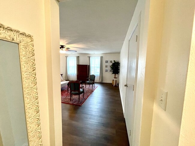 Building Photo - Spacious 6 bedroom home in Virginia Beach