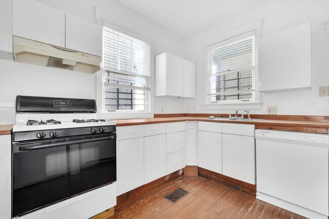 Building Photo - 2 BED | 1 BATH | STARLAND DISTRICT