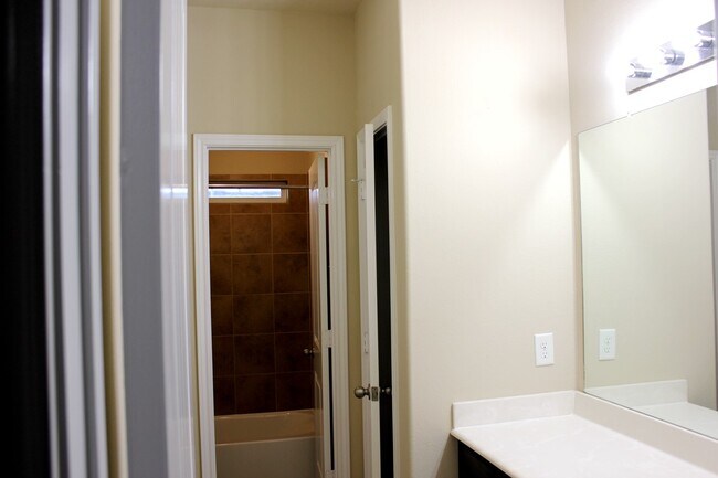 Building Photo - 19022 Pinewood Point Ln