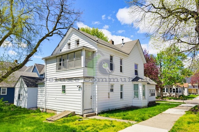 Building Photo - 934 Hovey St SW