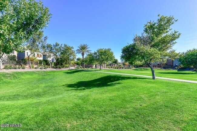 Building Photo - 1958 W Busoni Pl