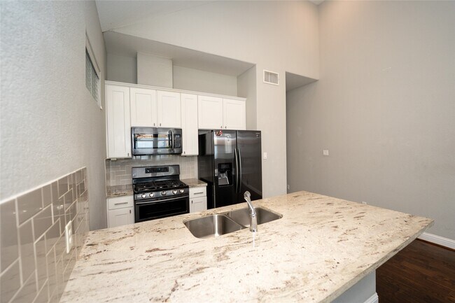 Building Photo - 5411 Camaguey St