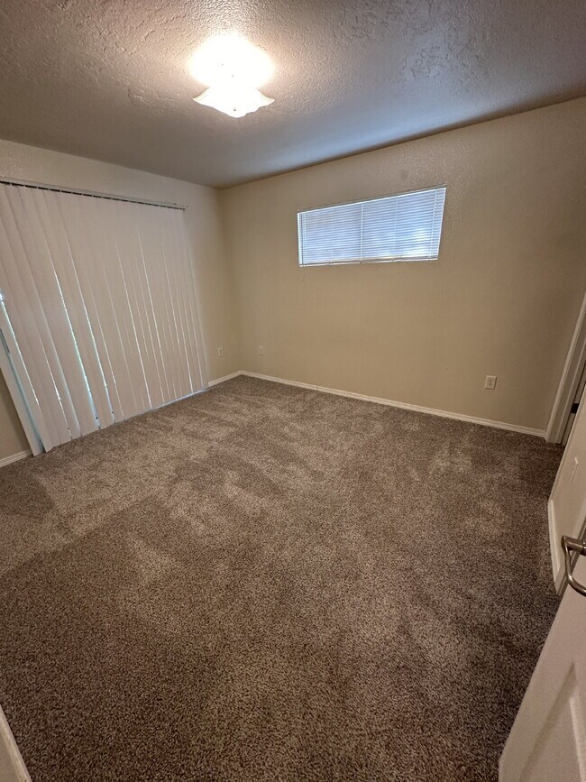 Building Photo - "Modern 2-Bed, 2-Bath Retreat in Boise's H...