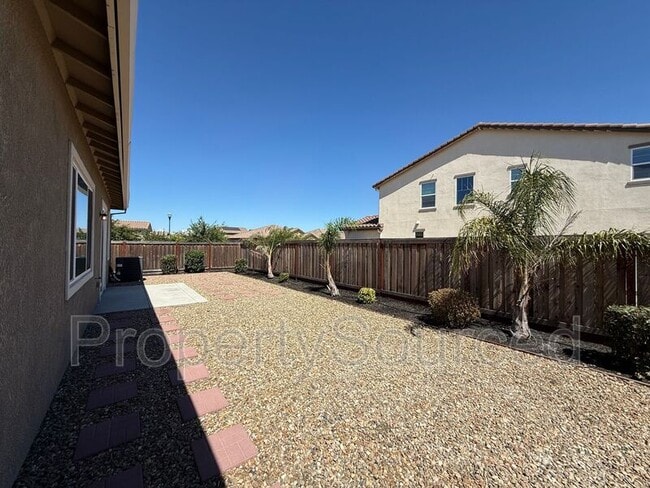 Building Photo - 614 Madrone St