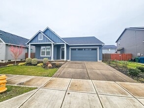 Building Photo - 1400 Dahlia St