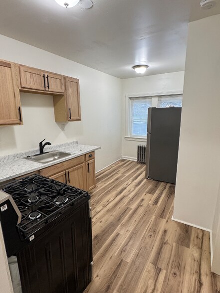 Building Photo - 1682 Elbur Ave