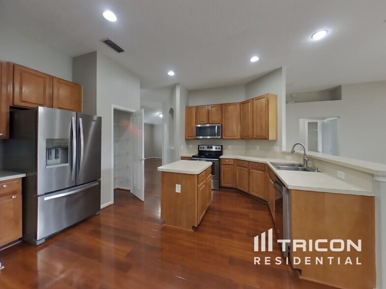Building Photo - 3582 White Cow Ct