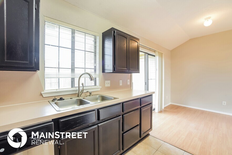 Building Photo - 1413 Buena Vista Cir