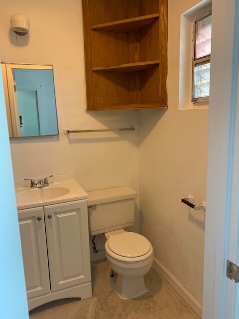 Bathroom - 240 Hollywood Blvd SE