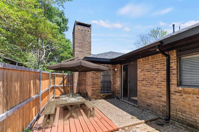 Building Photo - 1210 University Dr