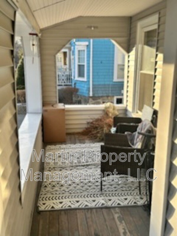 Building Photo - 24 Cushing St