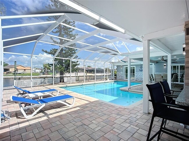 Building Photo - 6531 Santiago Ct