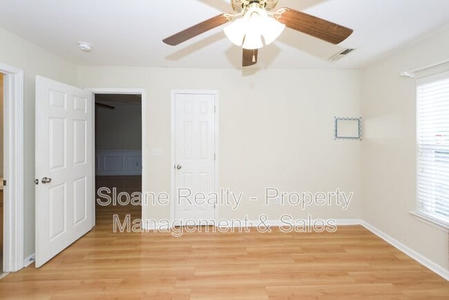 Building Photo - 2457 Scholar Ln