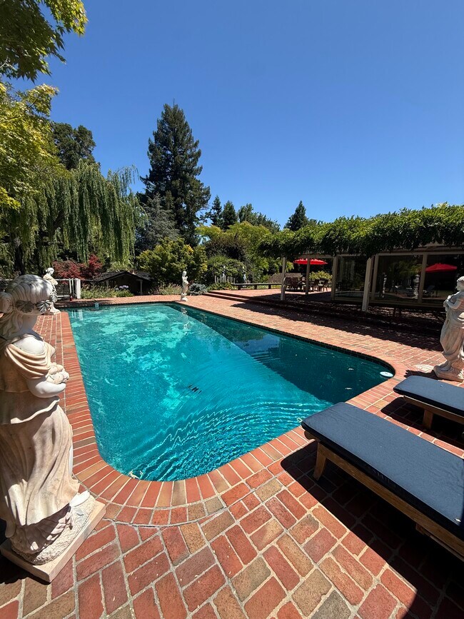 Building Photo - 25567 Willow Pond Ln