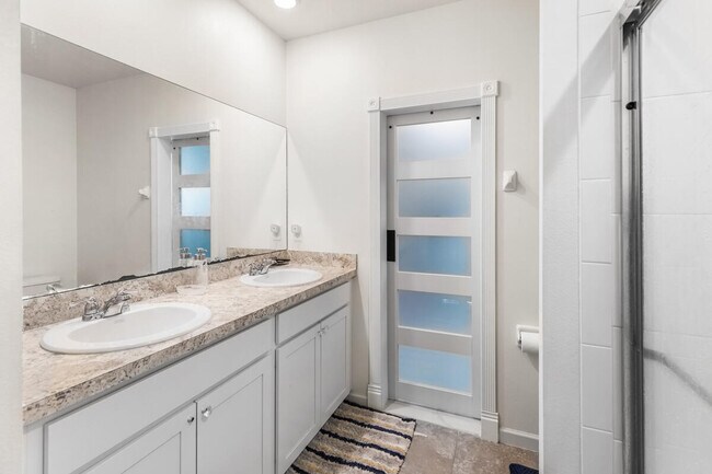 Building Photo - 11044 SW Vasari Way