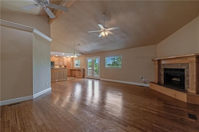 Building Photo - 811 S Riviera Dr