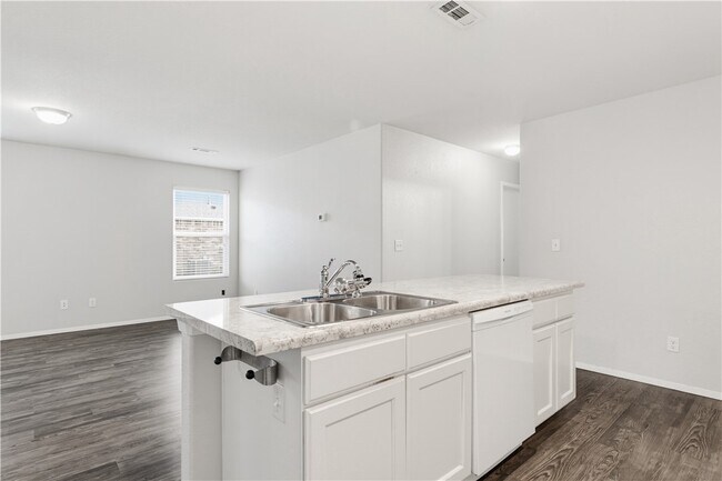Building Photo - 225 W Marietta Way