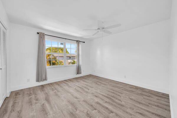 Building Photo - 415 N Cypress Dr