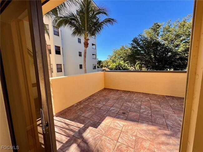 Building Photo - 4015 SE 20th Pl