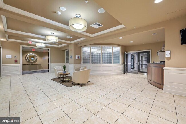 Building Photo - 1915 Towne Centre Blvd