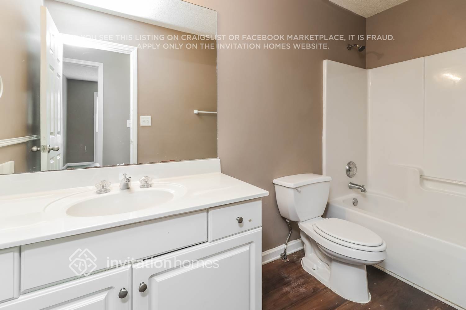 Building Photo - 4028 St George Walk SW