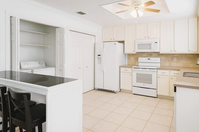 Building Photo - 11711 Memorial Dr