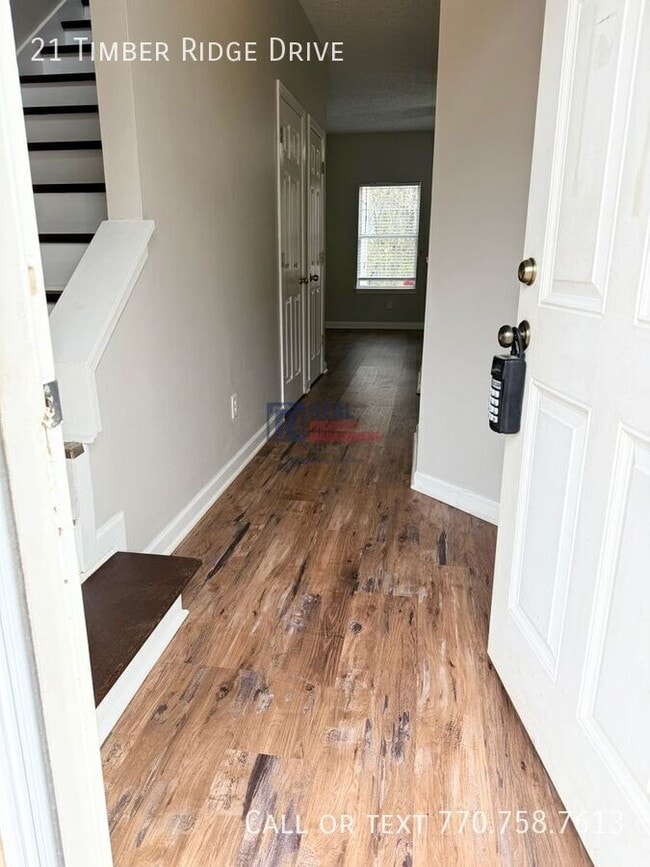 Building Photo - 21 Timber Ridge Dr