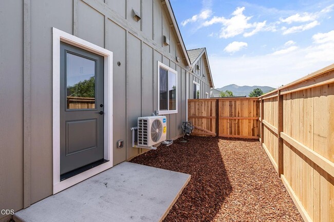 Building Photo - 202 Gangnes Dr
