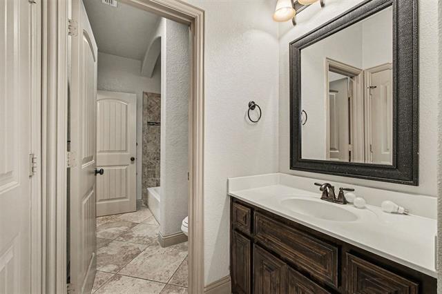 Building Photo - 588 Deverson Dr