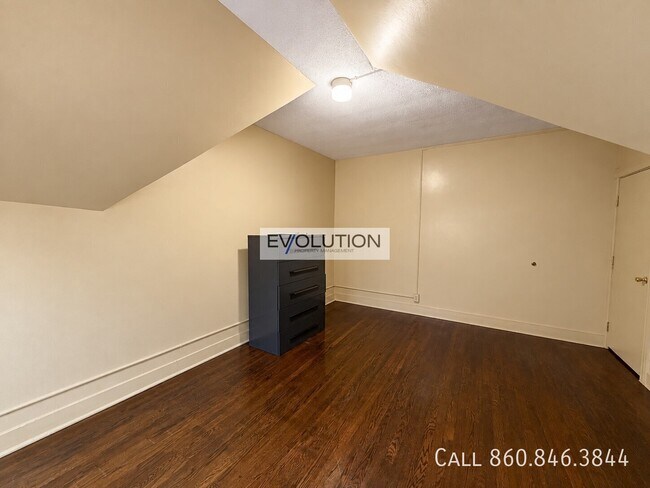 Building Photo - 155-157-157 Seymour St