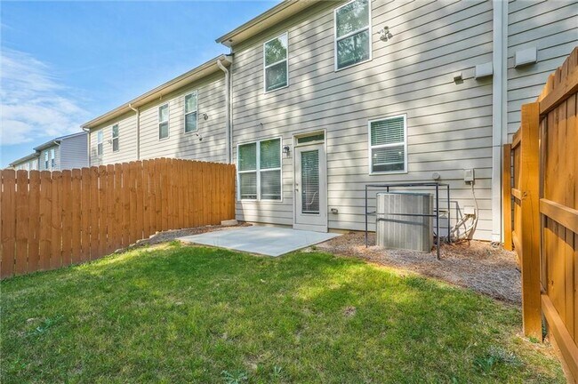 Building Photo - 2235 Mulsanne Dr