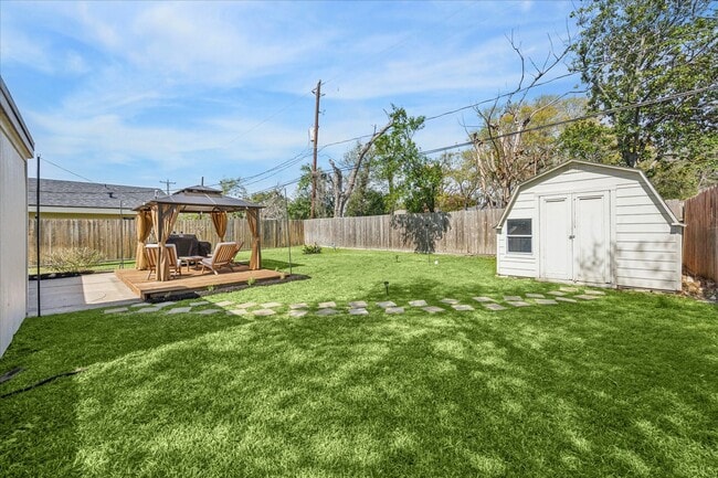 Building Photo - 5226 Nina Lee Ln