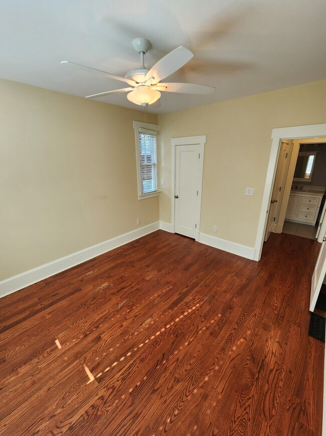 Building Photo - 305 10th St NE