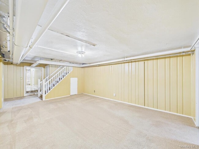 Building Photo - 75 Lord Kitchener Rd