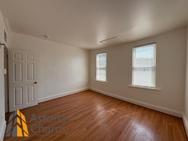 Building Photo - Charming 3-Bedroom with Natural Light, Har...