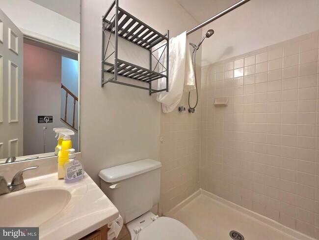 Building Photo - 5939 Heatherwood Ct