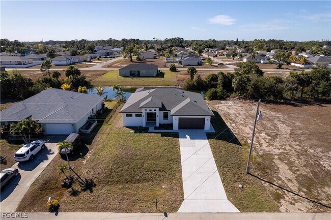 Building Photo - 3318 NE 13th Pl